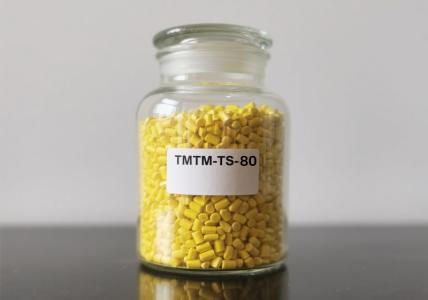 Utilisation de TMTM(TS)-80 dans les composés NR, SBR et NBR